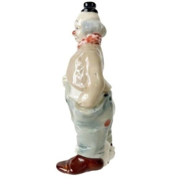 Vintage Sad Hobo Clown Figurine with Face Between his Feet | 7” Porcelain Taiwan - Picture 5 of 13